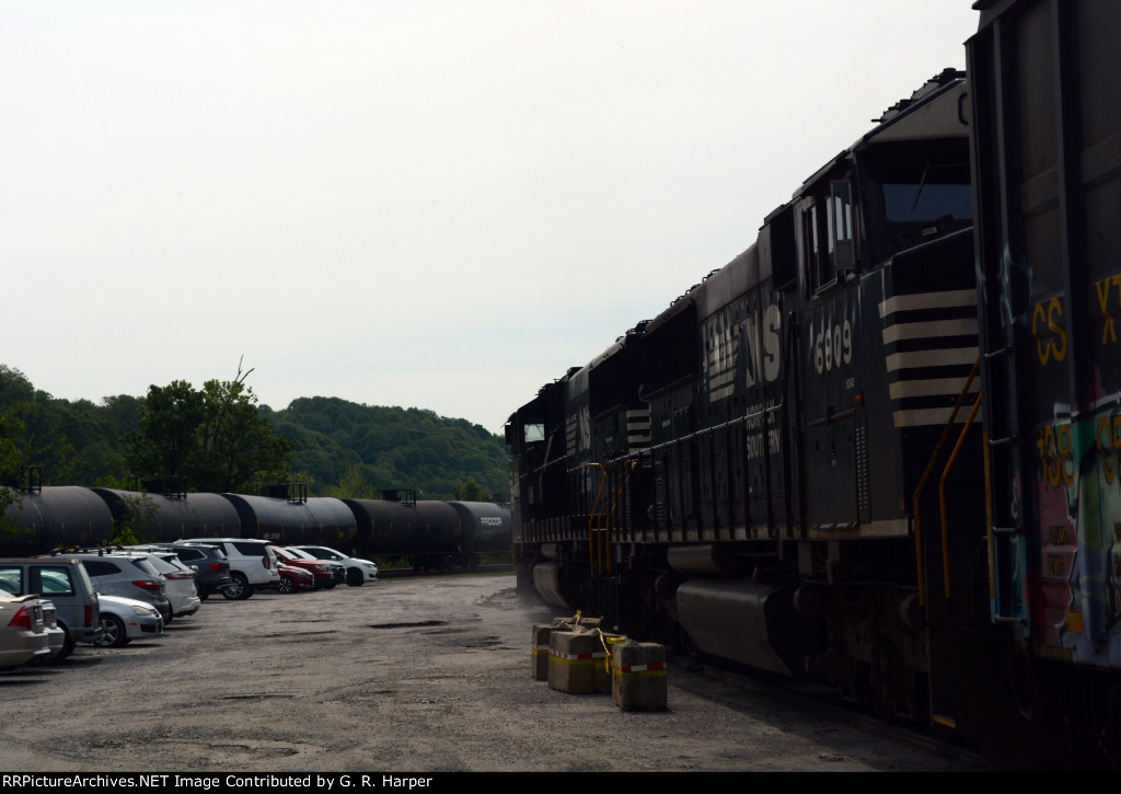 NS yard job E19 pulled so far north that it and this CSX grain/ethanol combo were almost side by side